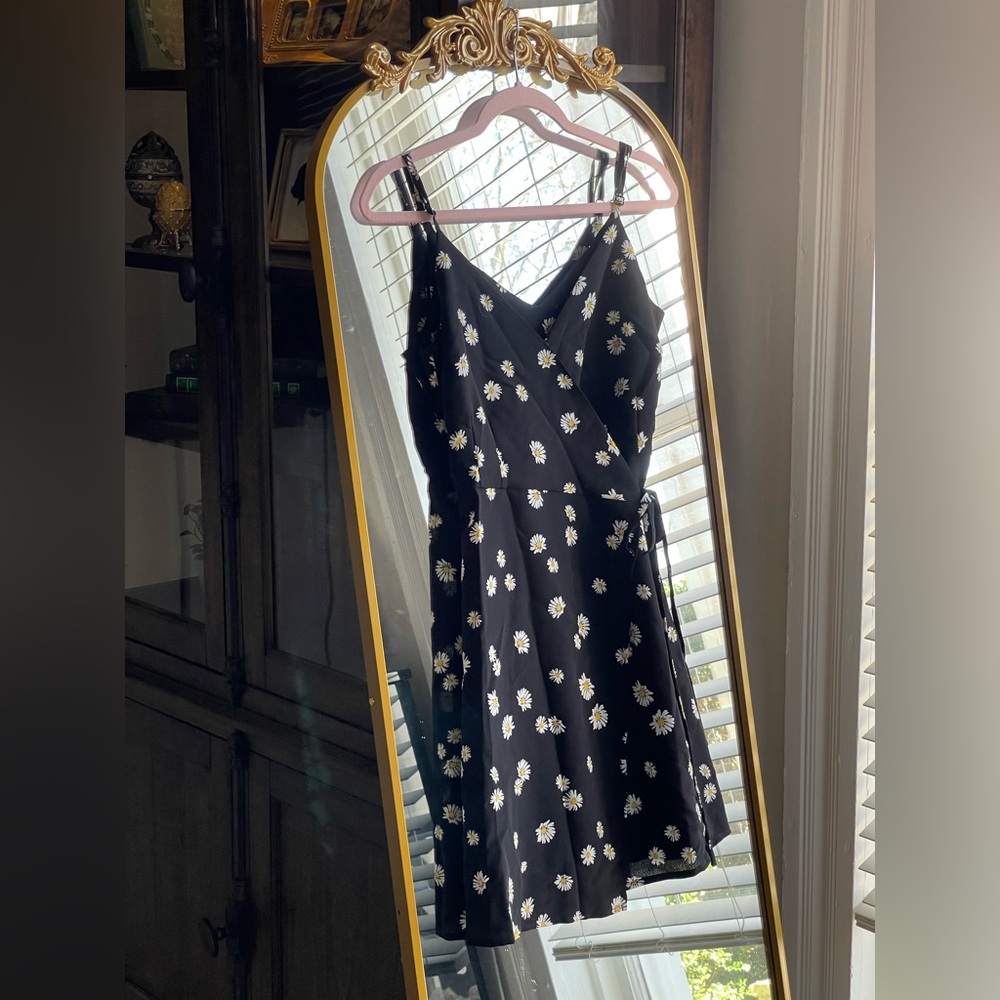 Sanctuary NWT Wrap It Up Floral Black Daisy Sleeveless Wrap Dress